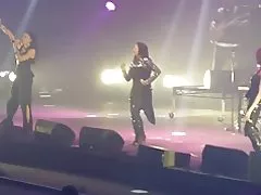 Ebano maturo signore tacchi alti stivali in voga aspetta dal vivo