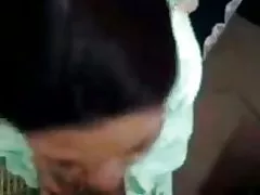 Randi zia asiatica succhia e scopa