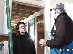 Matura francese sodomizzato grave in una gangbang con papy